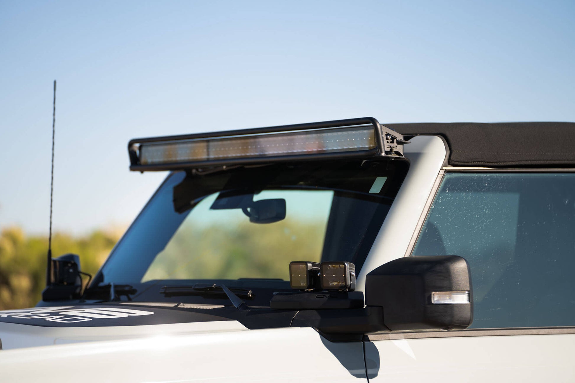 2021-22 Ford Bronco | 52-Inch Straight LED Light Bar Mount