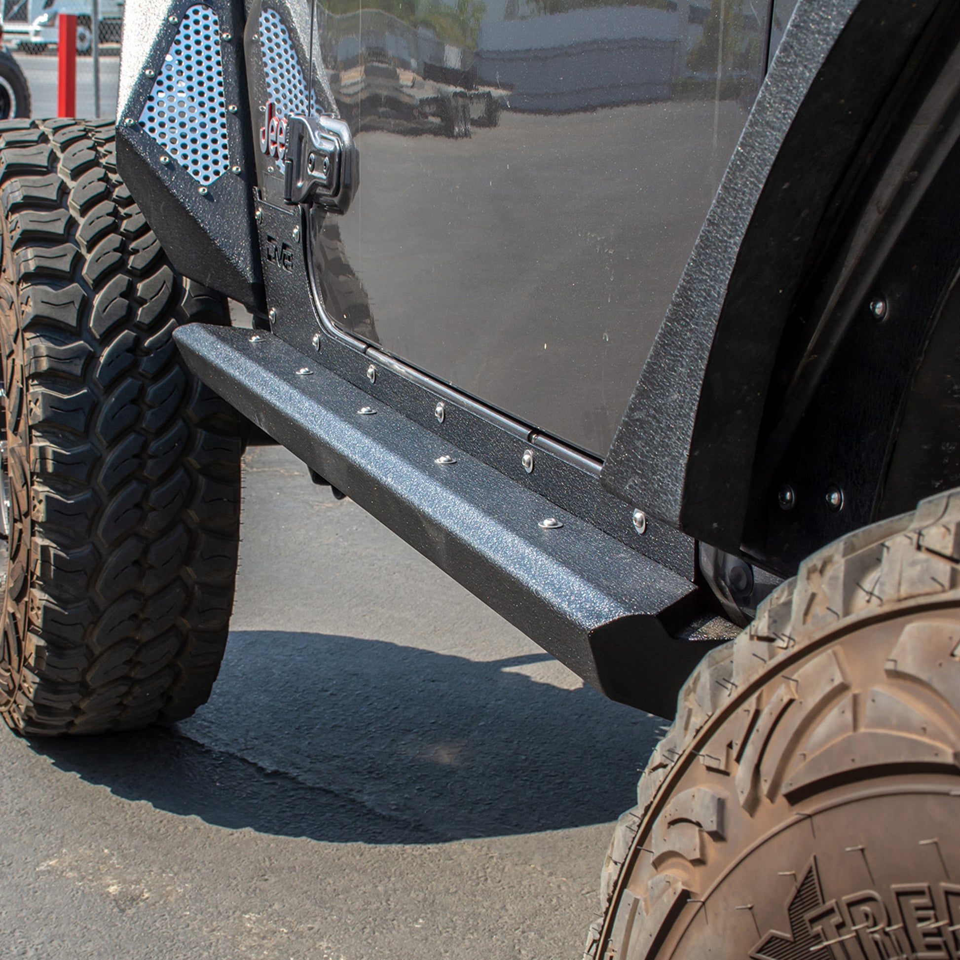 2018-22 Jeep JL 2-Door Rock Sliders With Rock Skins