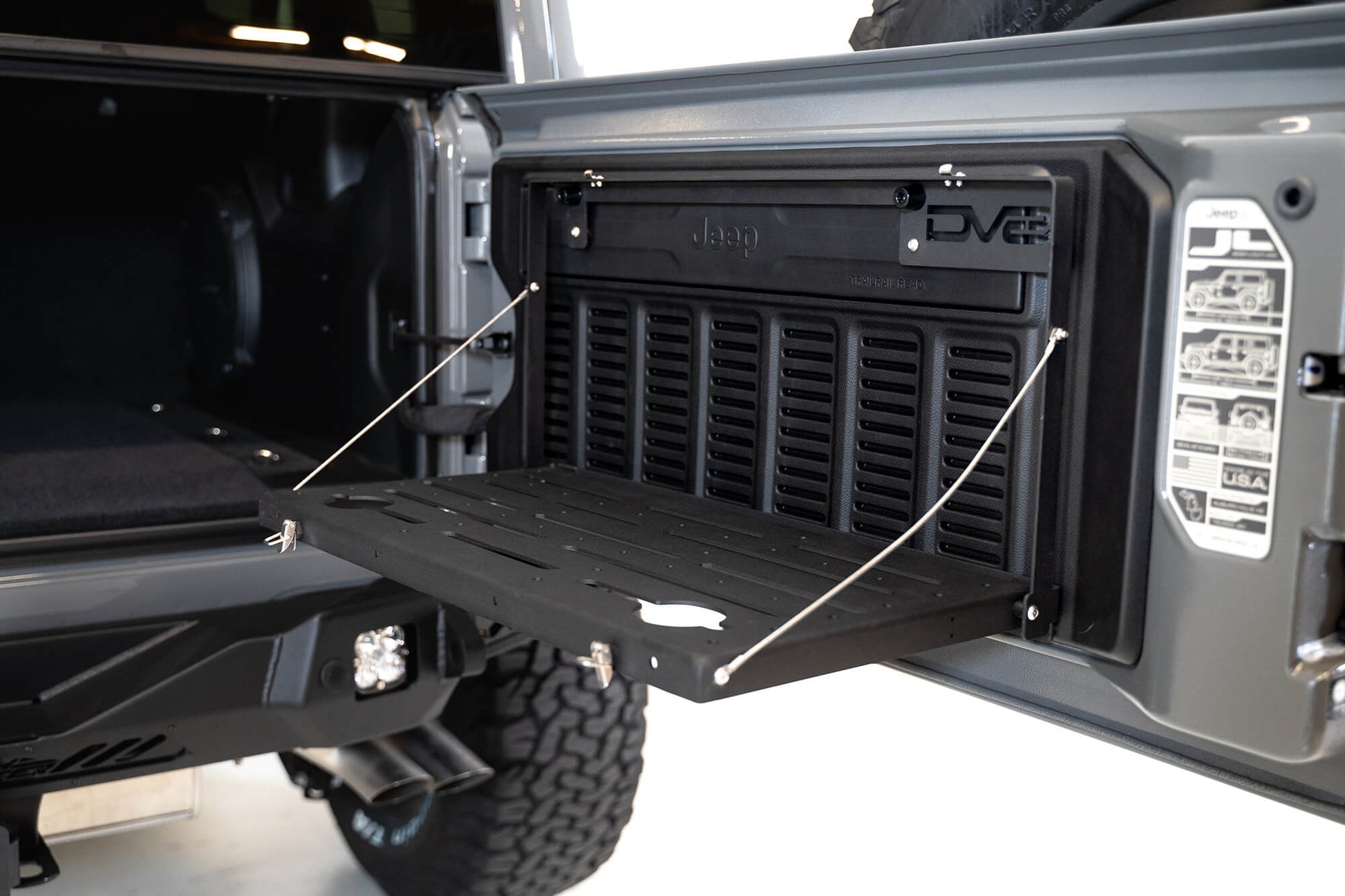 2018-22 Jeep JL Folding Trail Table